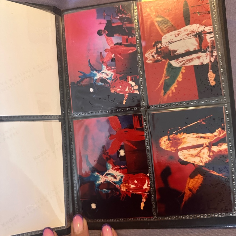 Nirvana/Kurt Cobain Book of Photos, Nirvana memorabilia/ magazines - Picture 3 of 9